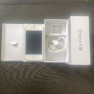 White iPhone 4S 8GB Factory Reset incl Screen Protector and charging cable